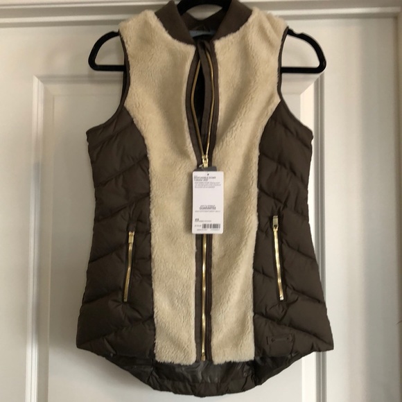 FINAL💵NWT Athleta Responsible Down Tundra Vest XS - Picture 1 of 6